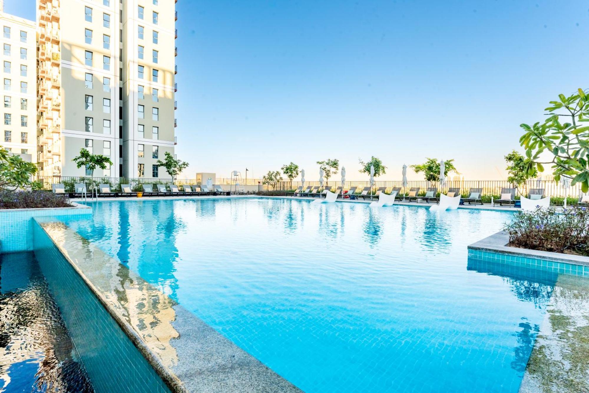 First Class Apartments In Dubai Hills - Next To Dubai Hills Mall - Socio, Collective And Golfville Towers Exterior photo